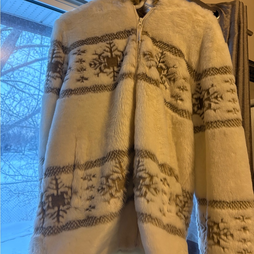 Cozy White and Brown Patterned Fleece Jacket